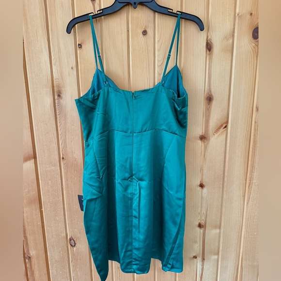 NWT Lulus Treat Me Good Emerald Green Satin Cowl Neck Tulip Mini Dress - Picture 4 of 12